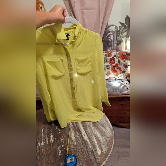 Rock & Republic Chartreuse/Yellow Sheer blouse size 6 - Picture 6 of 16